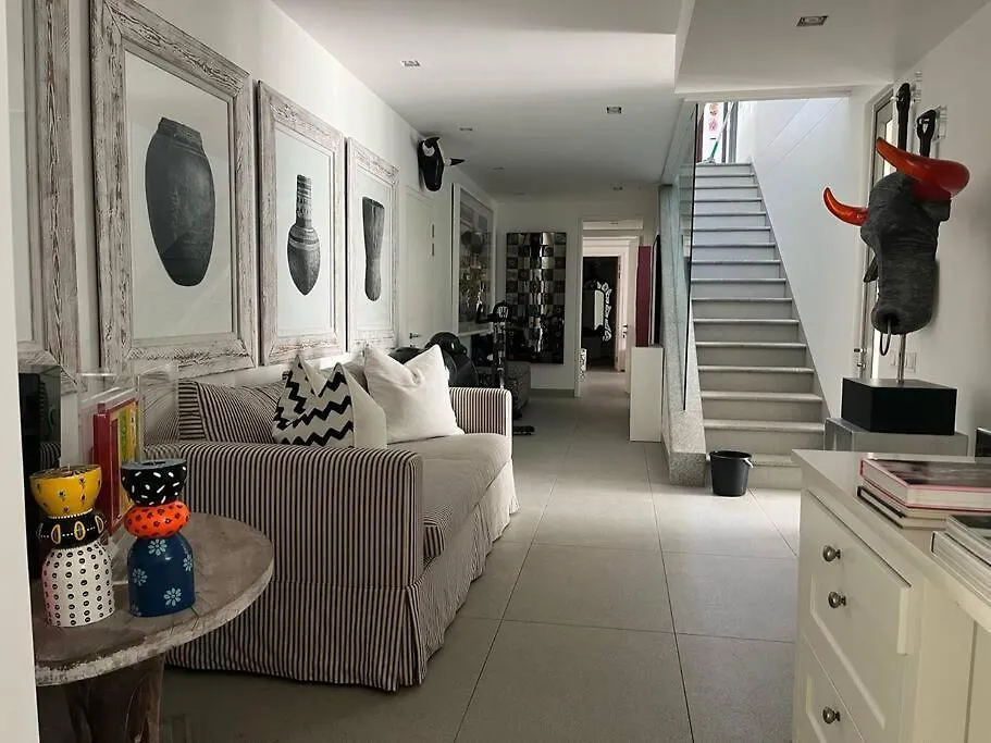 Paradise 4 Bed5Bath, Cliftonbeach-Lionshead Views Cape Town