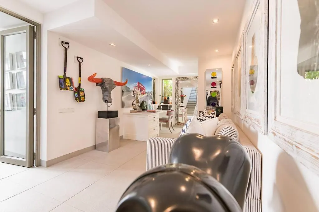 Paradise 4 Bed5Bath, Cliftonbeach-Lionshead Views Cape Town Villa