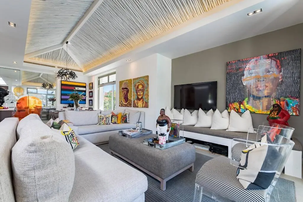 Paradise 4 Bed5Bath, Cliftonbeach-Lionshead Views Cape Town