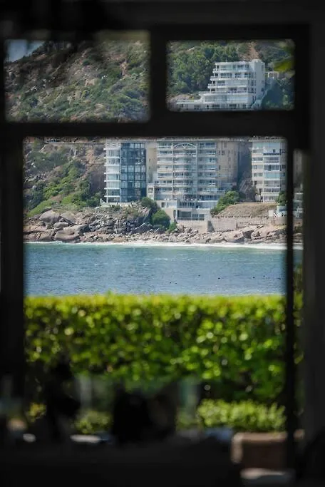 Paradise 4 Bed5Bath, Cliftonbeach-Lionshead Views Cape Town 0*,