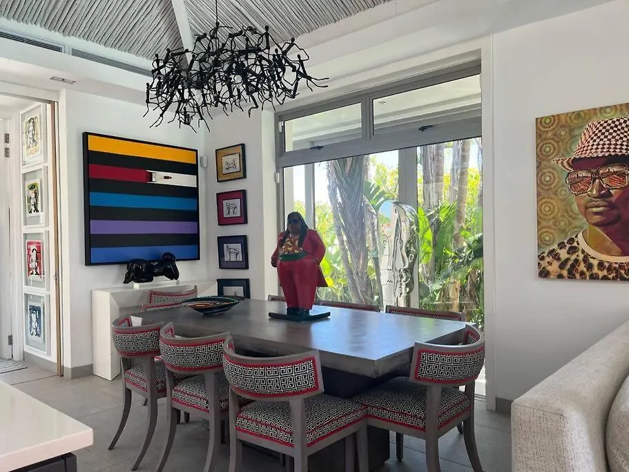 Villa Paradise 4 Bed5Bath, Cliftonbeach-Lionshead Views Cape Town