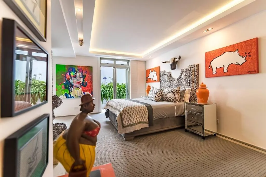 Paradise 4 Bed5Bath, Cliftonbeach-Lionshead Views Cape Town Güney Afrika